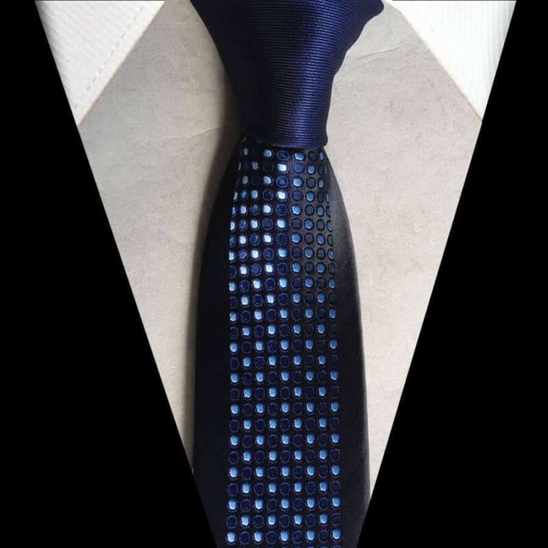 Blå prikket slips 1