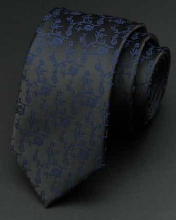 Detaljefyldt sort slips 5