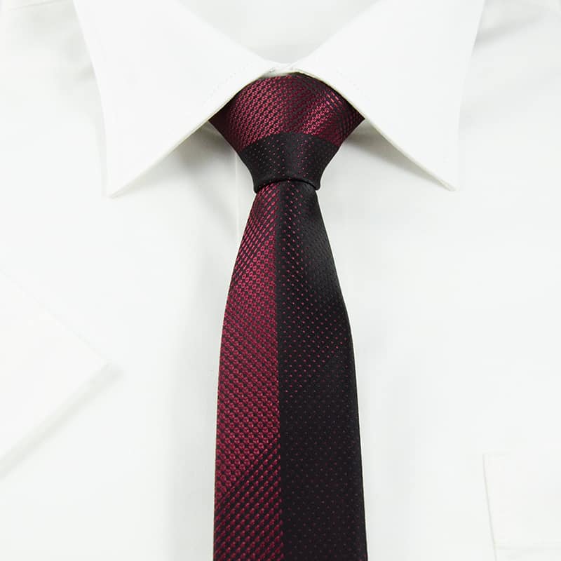 Klassisk detaljefyldt slips 6