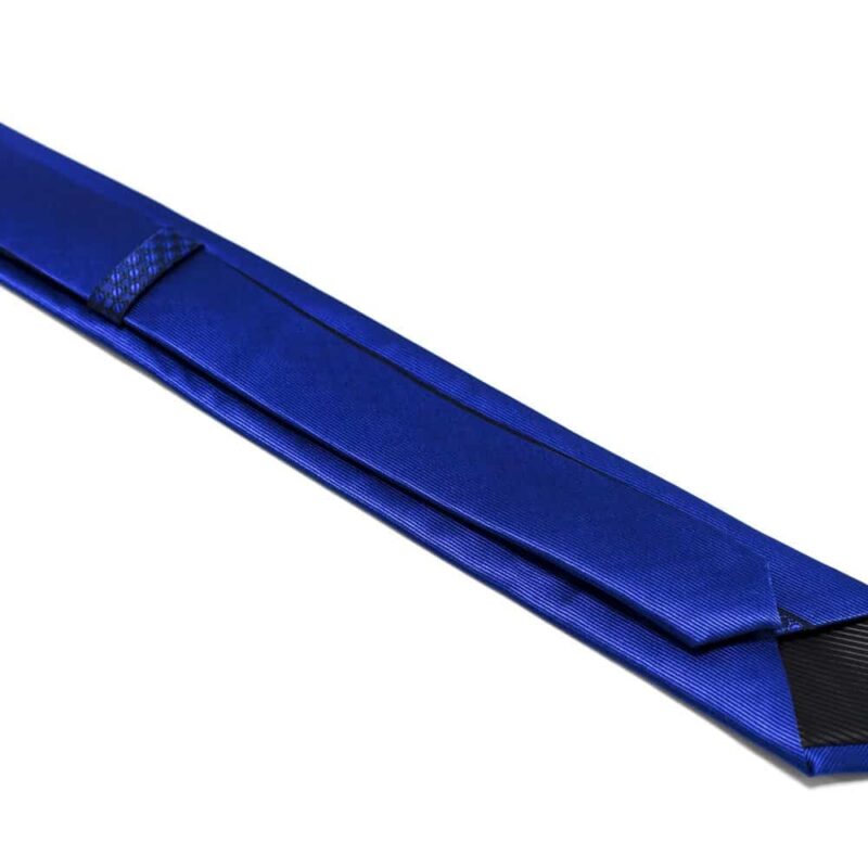 Moderne-royalbla-slips-med-flot-struktur2