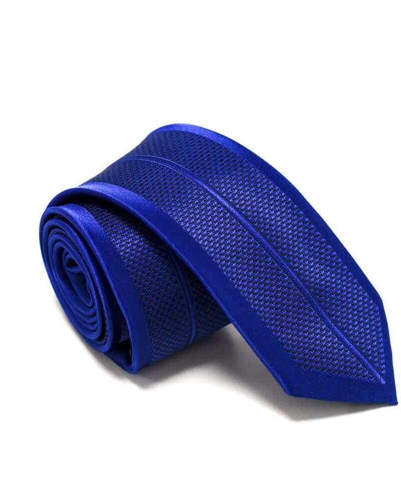 Royal-blå-slips-med-symetrisk-struktur3
