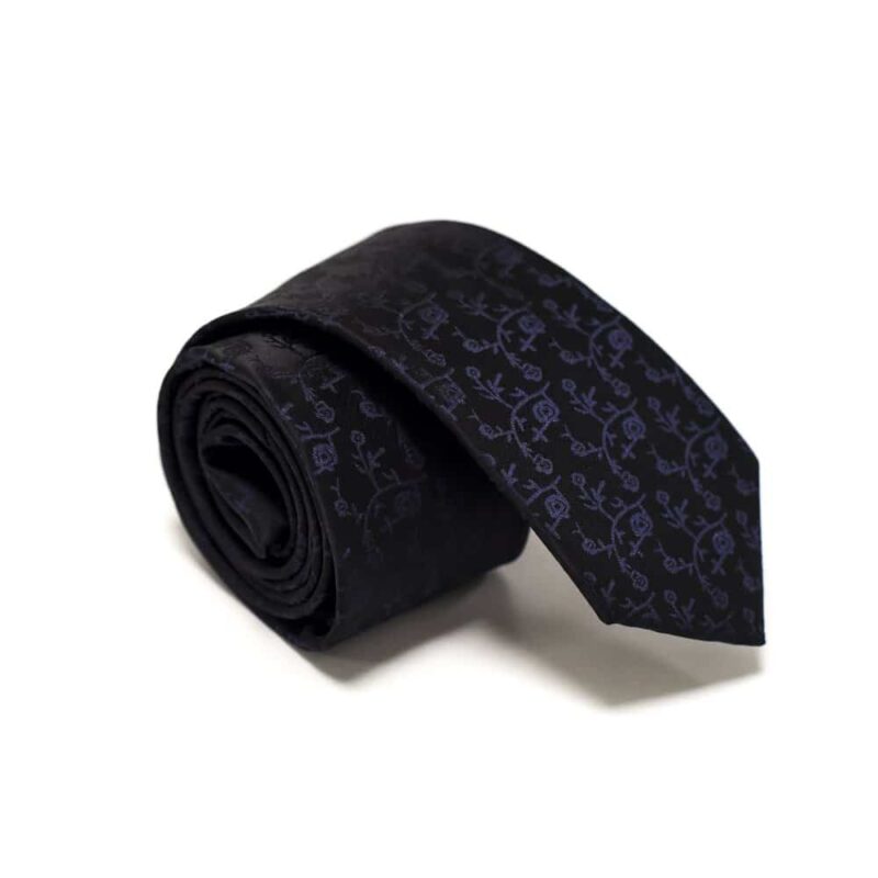 Detaljefyldt sort slips 1