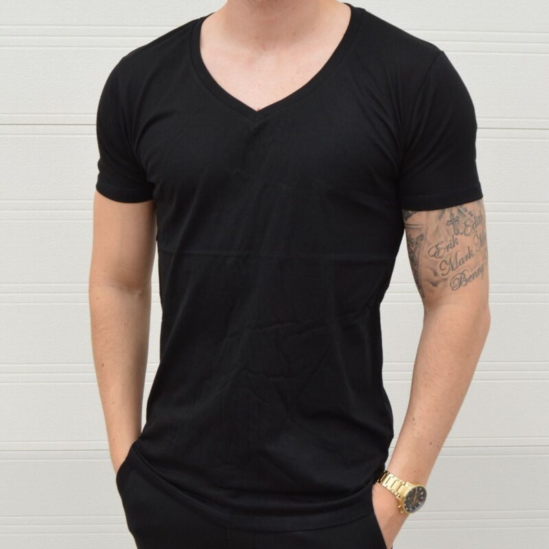 Basic T-shirt - Deep V-Neck Sort 6