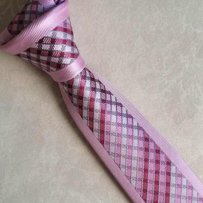 Lyserødt slips 7