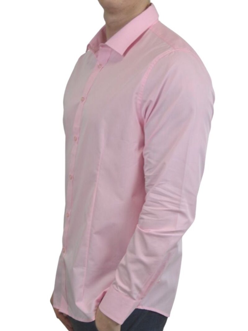 Lyseroed-smoking-skjorte-modern