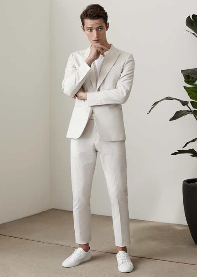 Hvidt-jakkesæt
