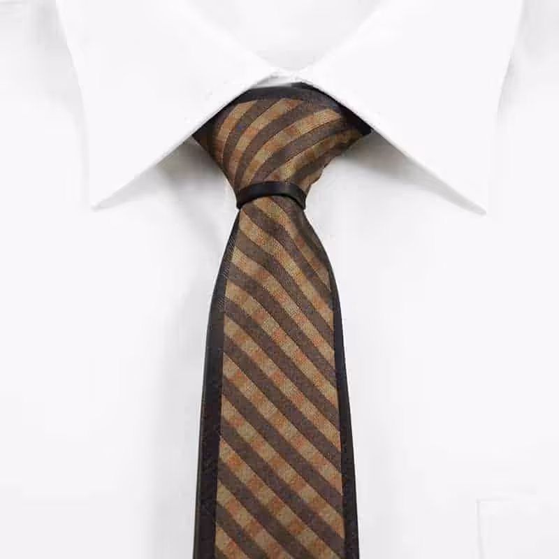 Klassisk Brunt Stribet Slips